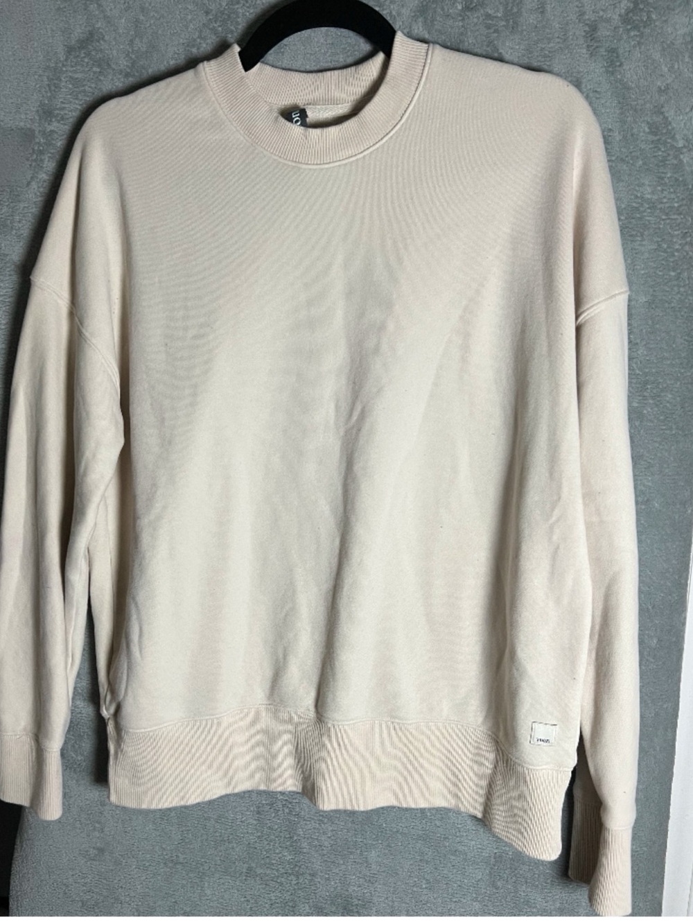 Vuori Cream Crewneck Sweater size XS